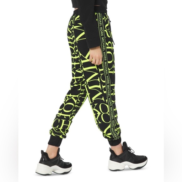 Michael Kors Newsprint Logo Cady Joggers Style #MU93H67BSG - Picture 5 of 13